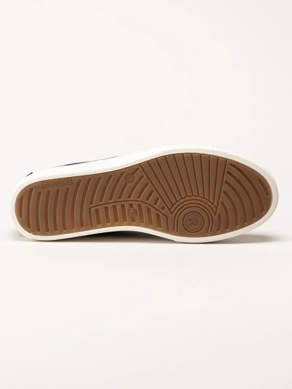 Svarta sneakers i skinn