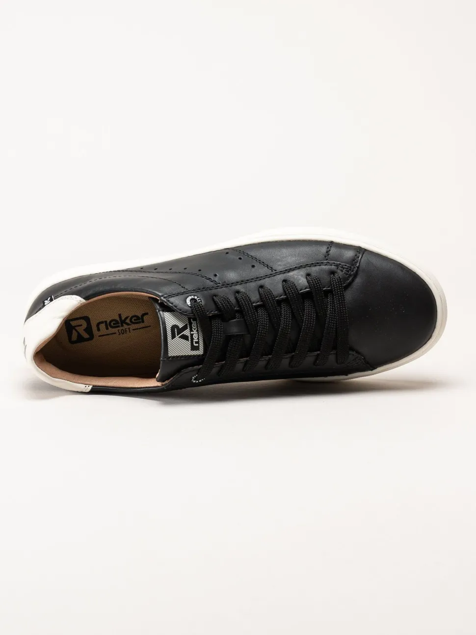 Svarta sneakers i skinn
