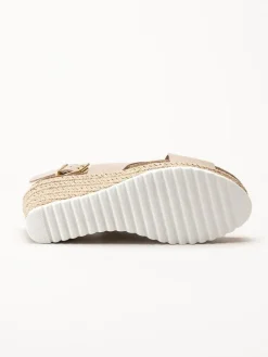 Sweeks - Selma Cross - Beige kilklackade sandaletter i skinn