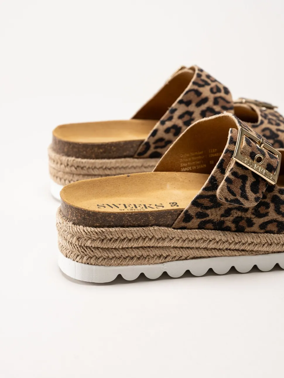 Sweeks - Sonja - Leopardmönstrade slip in sandaler i mocka
