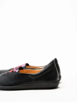 Think - Turna - Svarta ballerinaskor i skinn