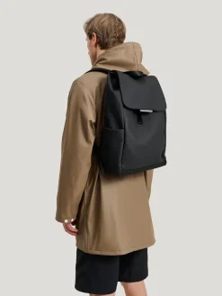 Tretorn - Tretorn Wings Daypack - Svart ryggsäck i mjukt men slitstarkt PU-material