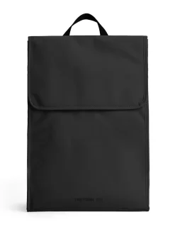 Tretorn - Wings Daypack - Svart vädertålig ryggsäck i smidig PU