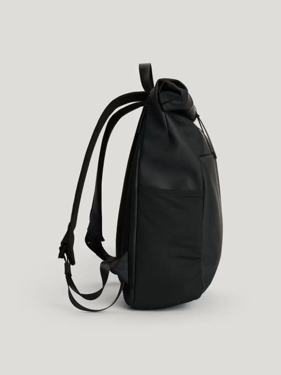 Tretorn - Wings Rolltop WP - Svart vattentålig ryggsäck i mjukt PU-material