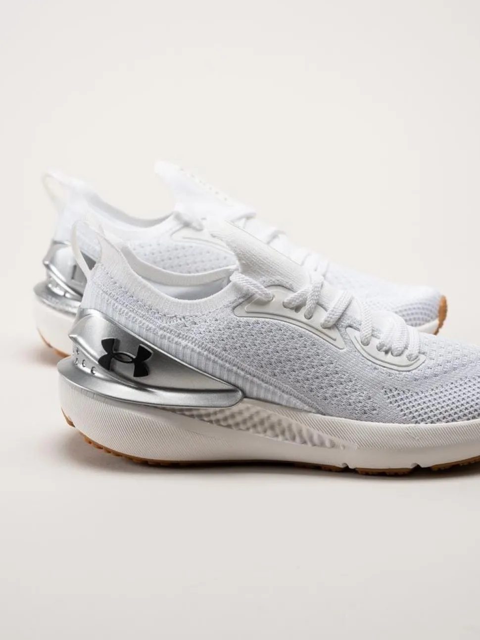 Under Armour - W Charged Shift - Vita sneakers i textil