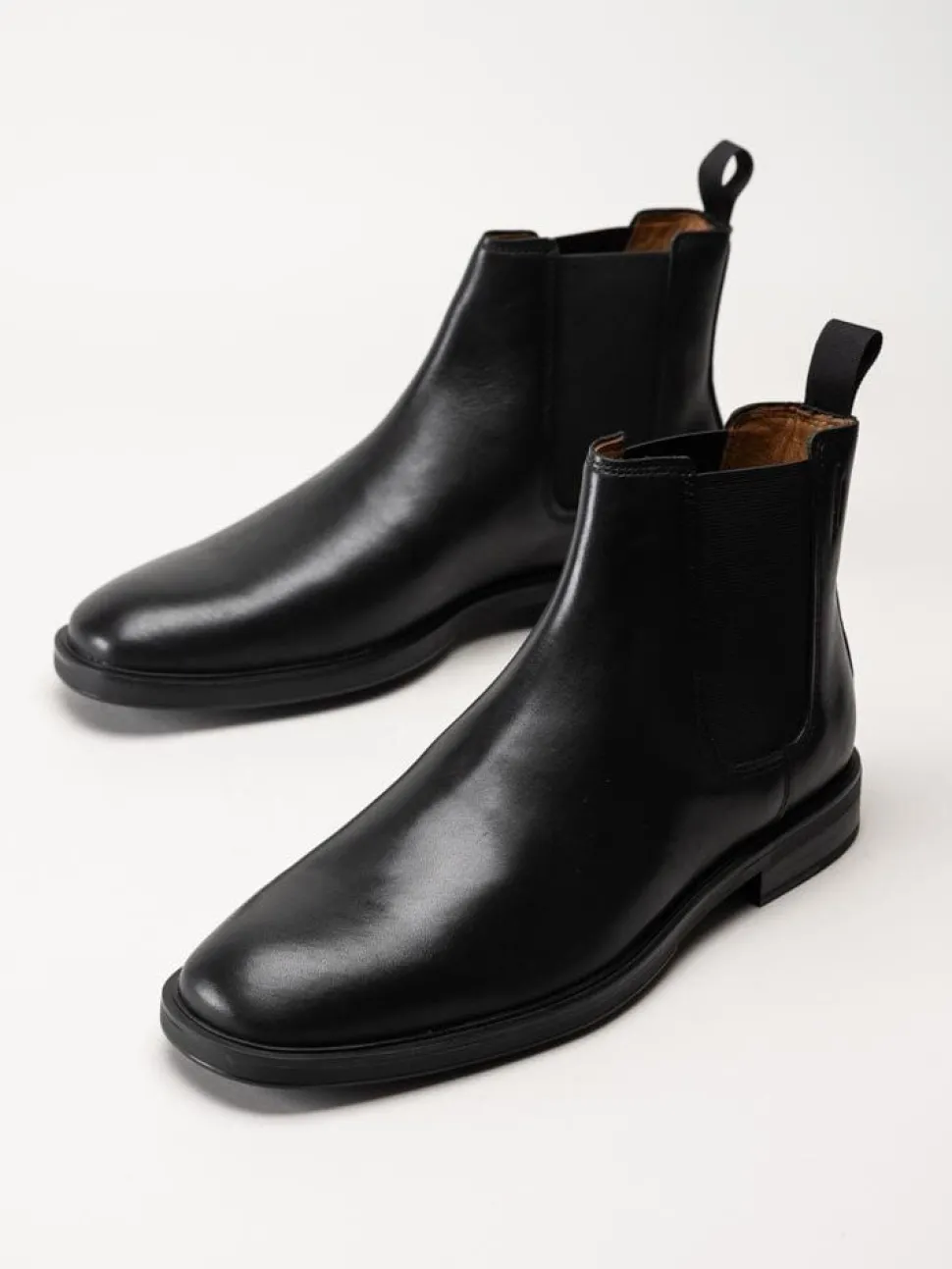 Vagabond - Andrew - Svarta chelsea boots i skinn
