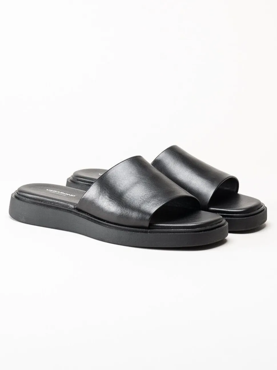 Vagabond - Connie - Svarta slip in tofflor i skinn