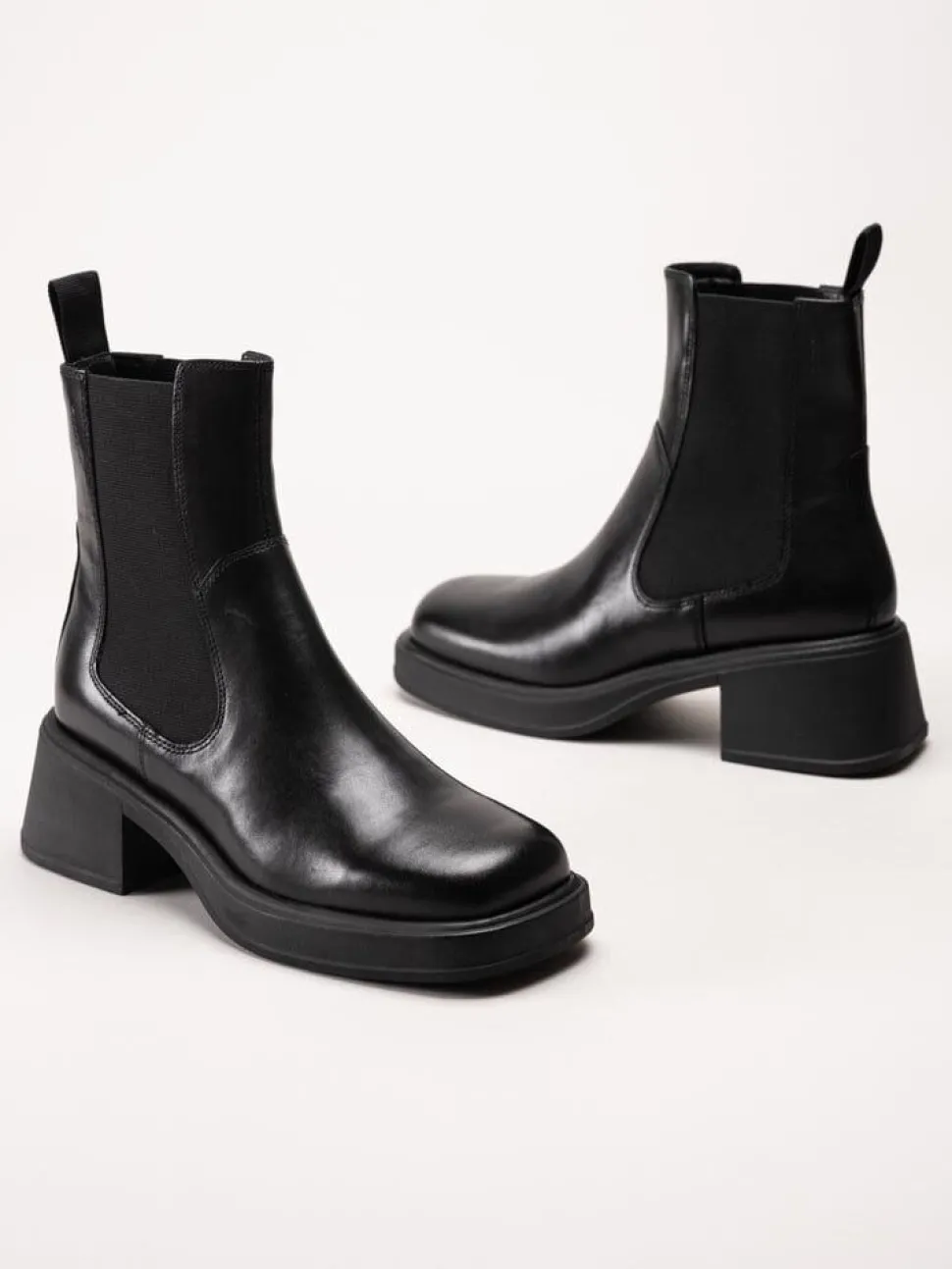 Vagabond - Dorah - Svarta chelsea boots med klack