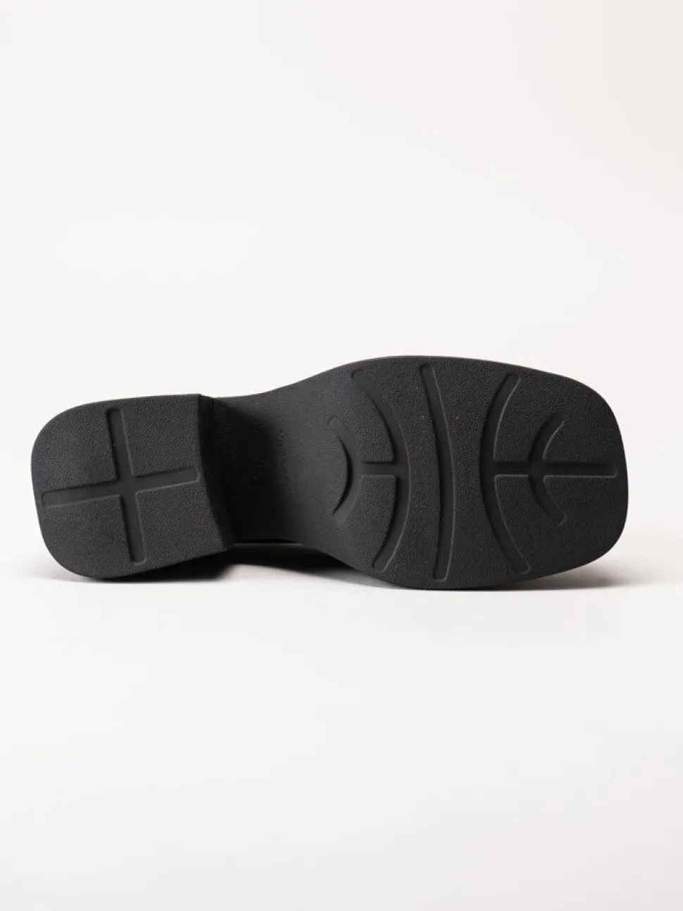 Vagabond - Dorah - Svarta skinnloafers med klack