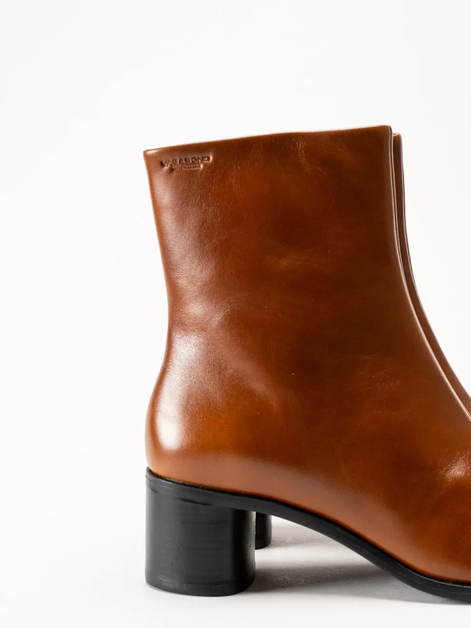Vagabond - Fay - Ljusbruna boots i skinn