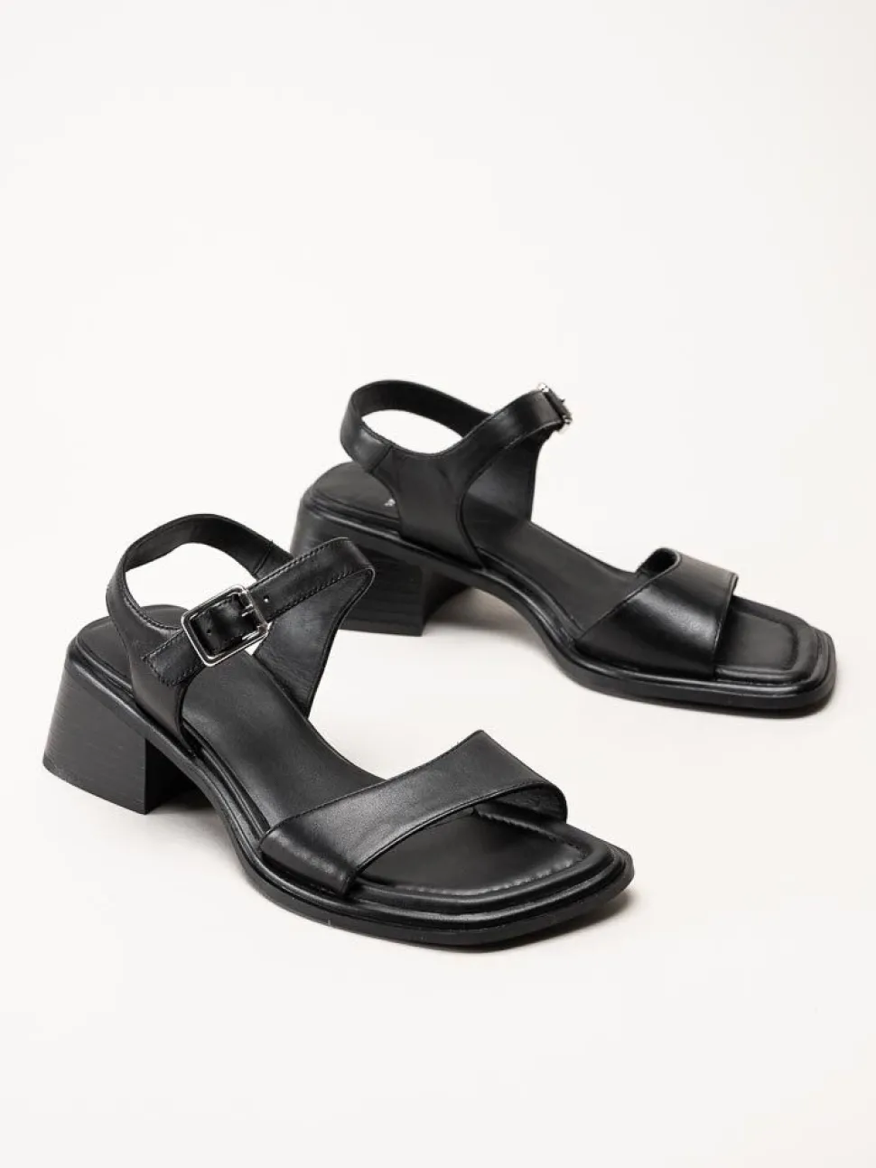 Vagabond - Ines - Svart sandalett
