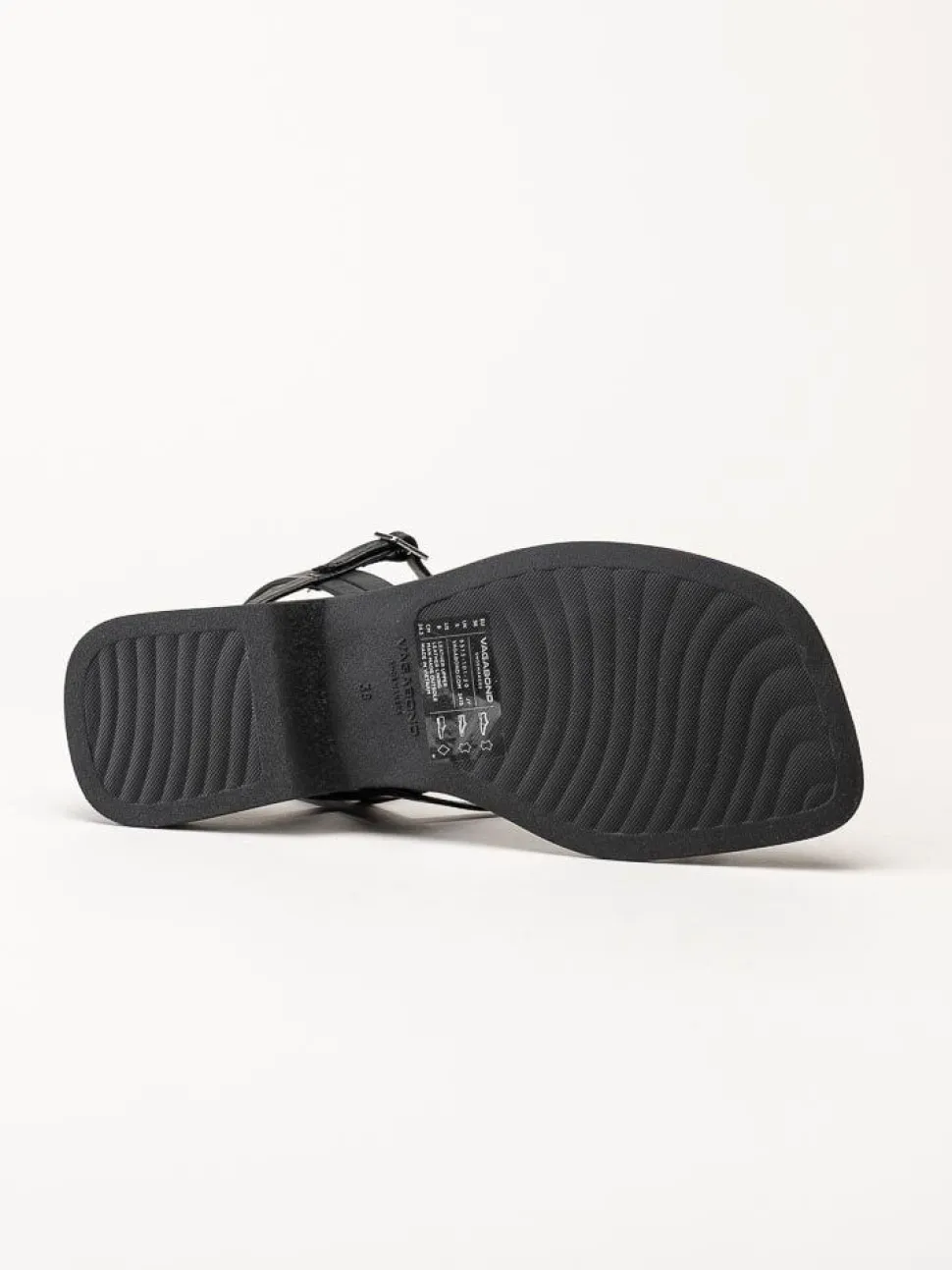 Vagabond - Izzy - Svarta sandaler i skinn