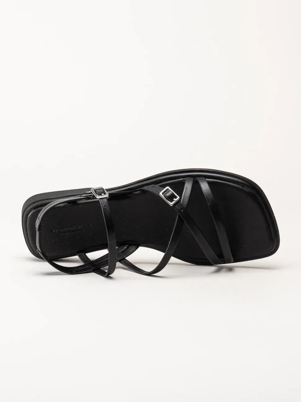 Vagabond - Izzy - Svarta sandaler i skinn
