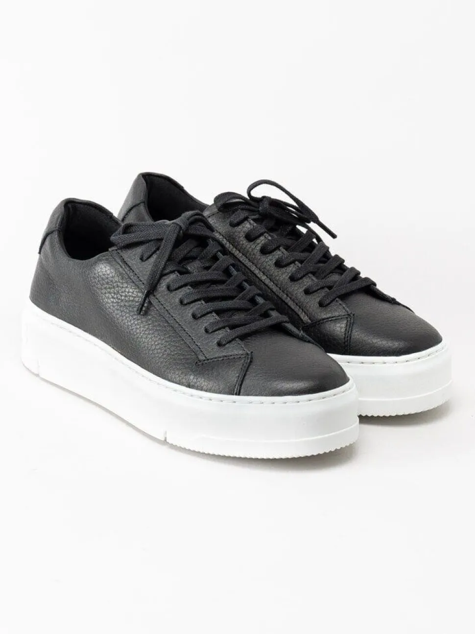 Vagabond - Judy - Svarta platåsneakers i skinn