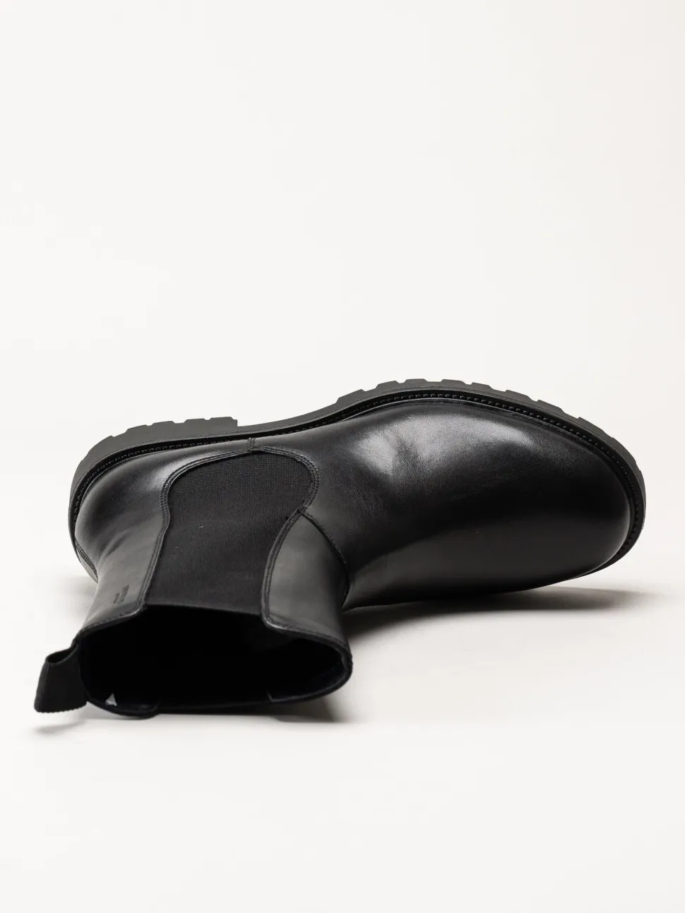 Vagabond - Kenova - Svarta chelsea boots i skinn