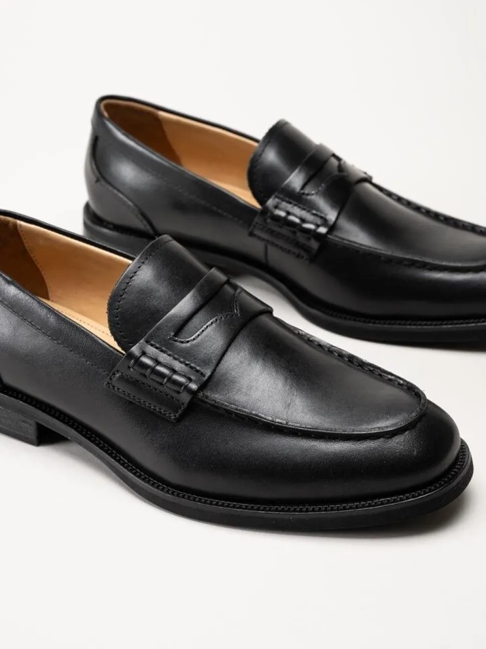 Vagabond - Mario - Svarta loafers i skinn