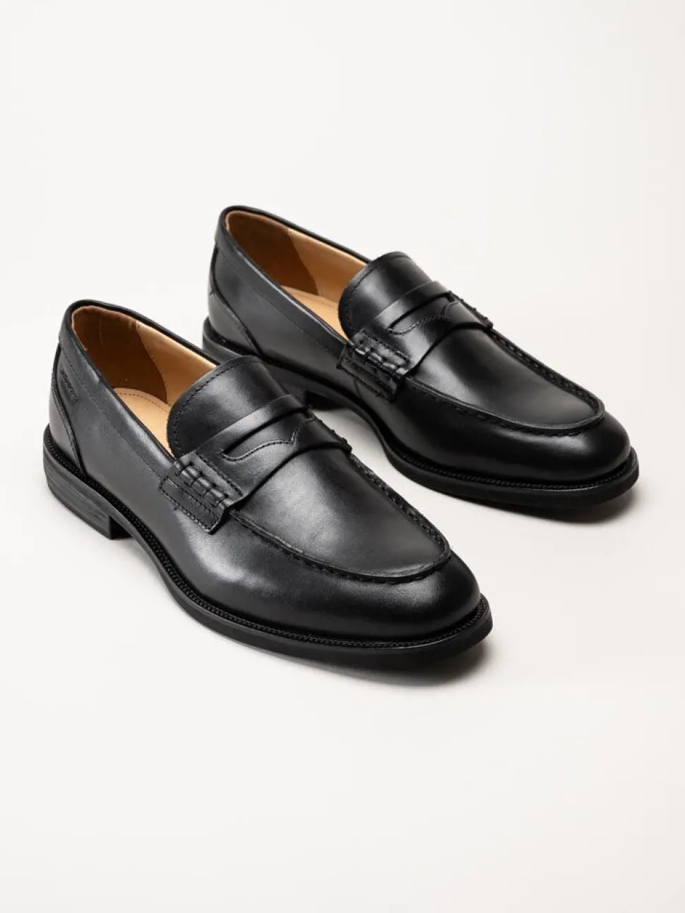 Vagabond - Mario - Svarta loafers i skinn