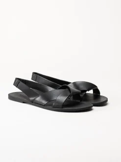 Vagabond - Tia 2.0 - Svarta platta sandaler i skinn