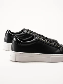Vagabond - Zoe - Svarta sneakers i skinn