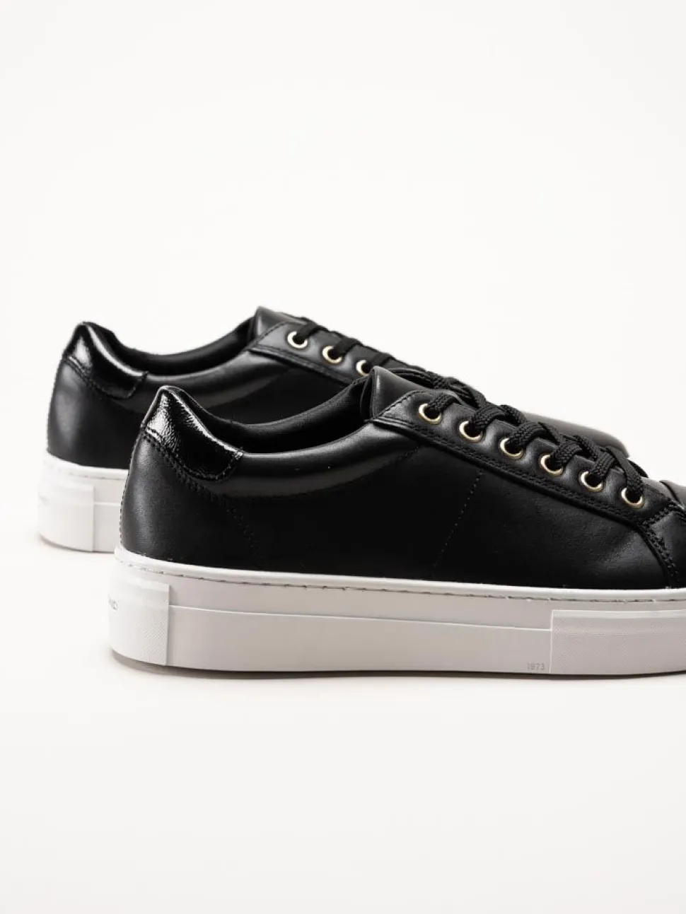 Vagabond - Zoe - Svarta sneakers i skinn