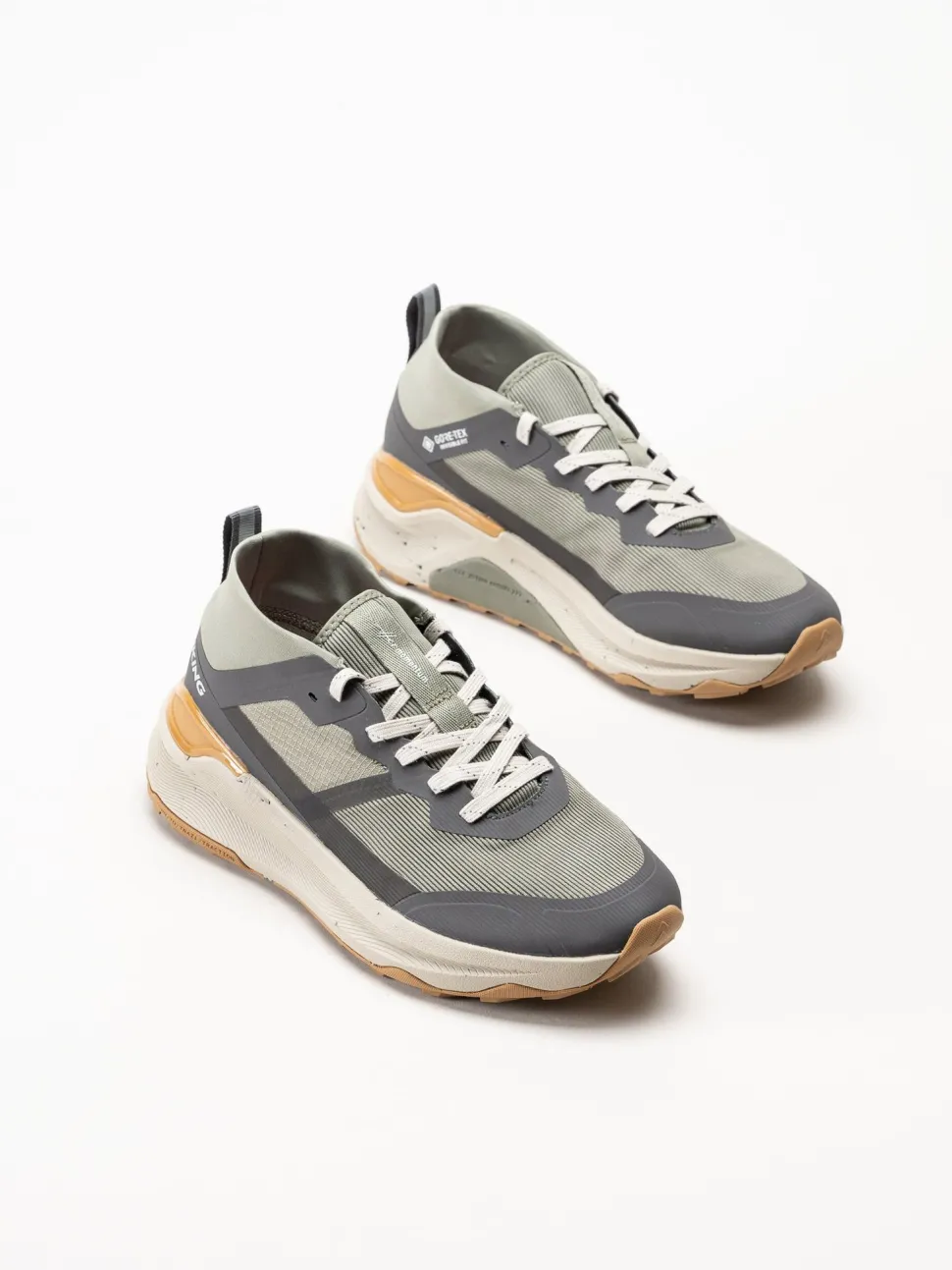 Viking Footwear - Her Momentum - Gröna sneakers med GoreTex
