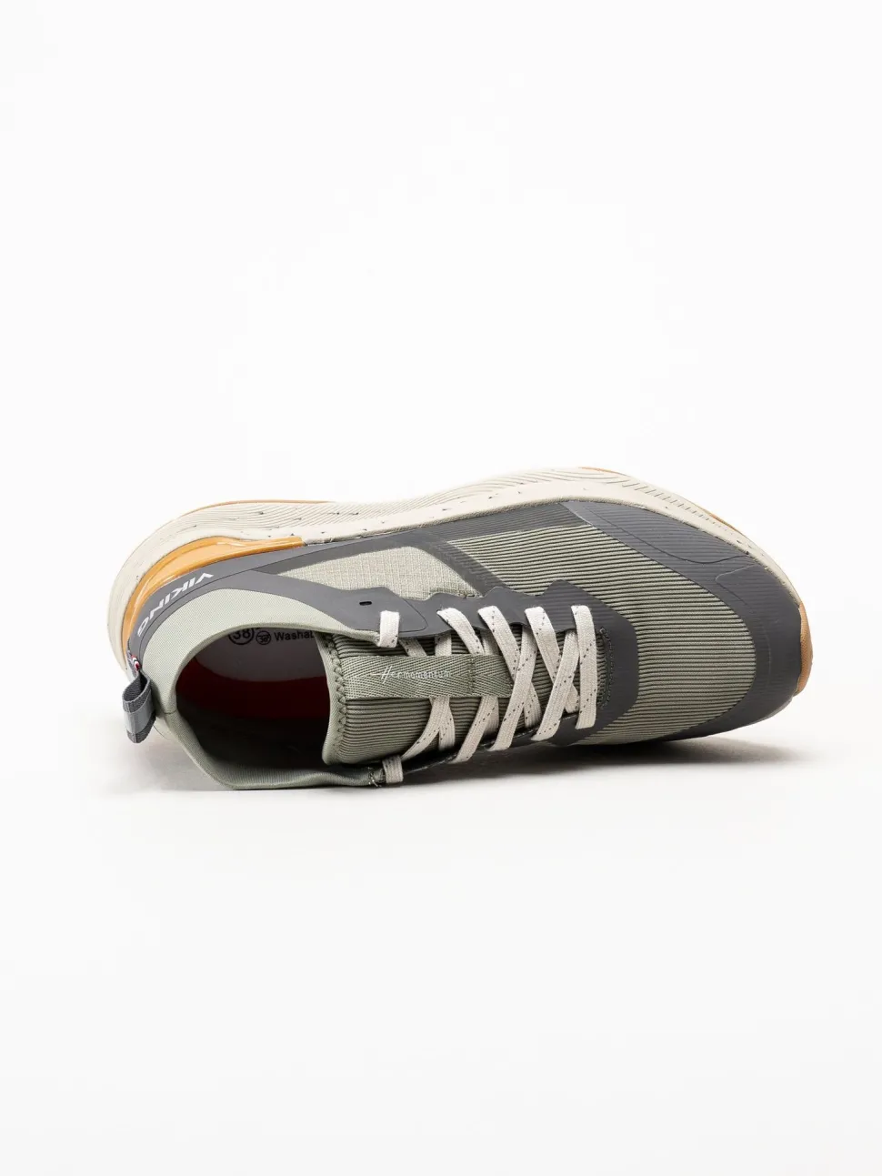 Viking Footwear - Her Momentum - Gröna sneakers med GoreTex